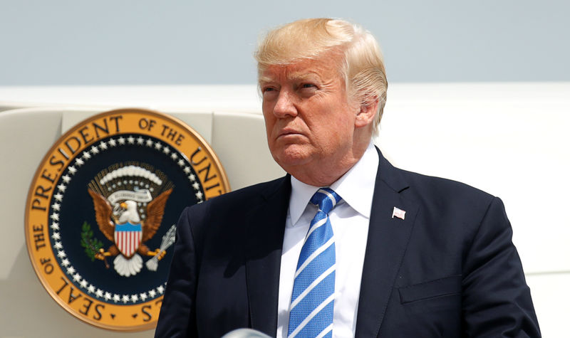 © Reuters. Presidente norte-americano Donald Trump desembarca em Maryland, Estados Unidos