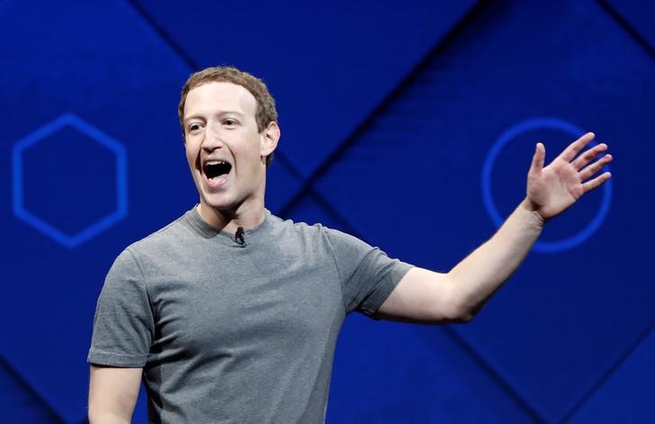 © Reuters. Fundador do Facebook, Mark Zuckerberg, durante conferência anual de desenvolvedores do Facebook F8