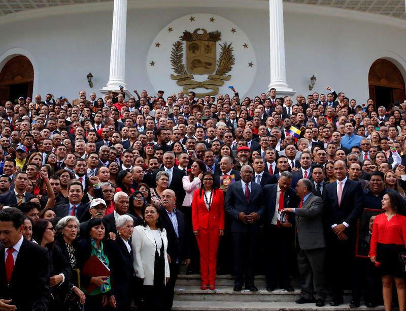 © Reuters. الجمعية التأسيسية في فنزويلا تمنح نفسها سلطات تشريعية