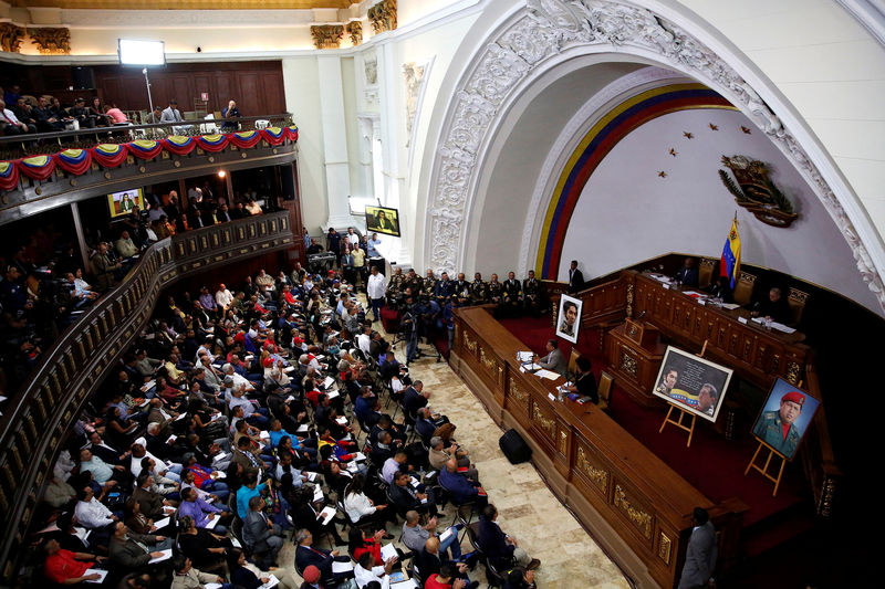 © Reuters. Asamblea constituyente de Venezuela asume las funciones del Parlamento, de mayoría opositora