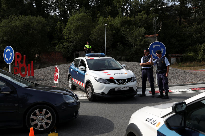 © Reuters. La policía no descarta que el sospechoso de Barcelona haya podido pasar a Francia