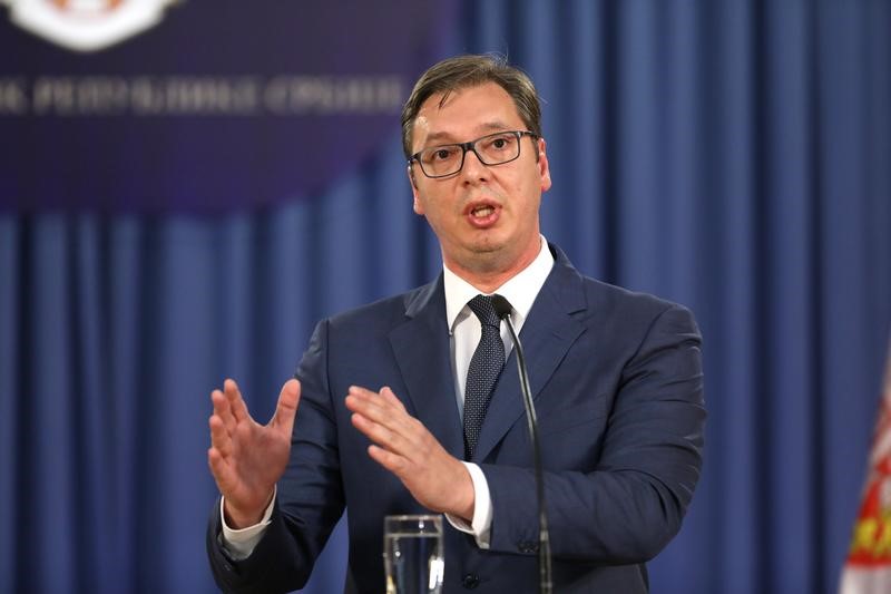 © Reuters. Serbian President Aleksandar Vucic talks during a news conference where he nominates Brnabic as the country's new Prime Minister in Belgrade