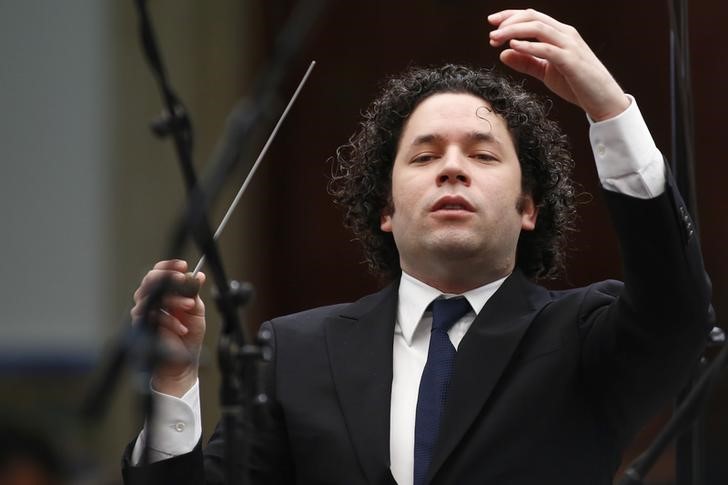 © Reuters. Gustavo Dudamel  durante concerto em Caracas