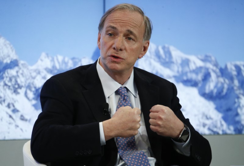 © Reuters. Ray Dalio, Founder, Co-Chief Executive Officer and Co-Chief Investment Officer, Bridgewater Associatesr attends the annual meeting of the World Economic Forum (WEF) in Davos