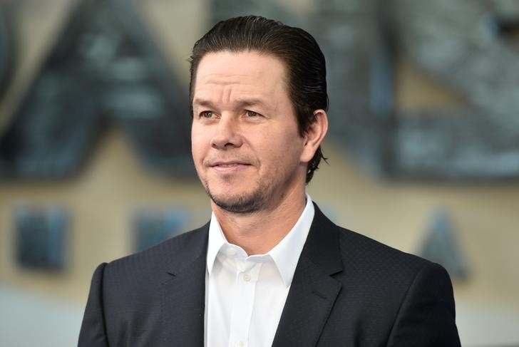 © Reuters. Mark Wahlberg chega a evento do filme Transfomers em Londres