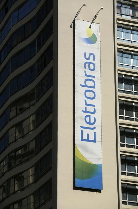 © Reuters. Logo da Eletrobras na sede da companhia no centro do Rio de Janeiro