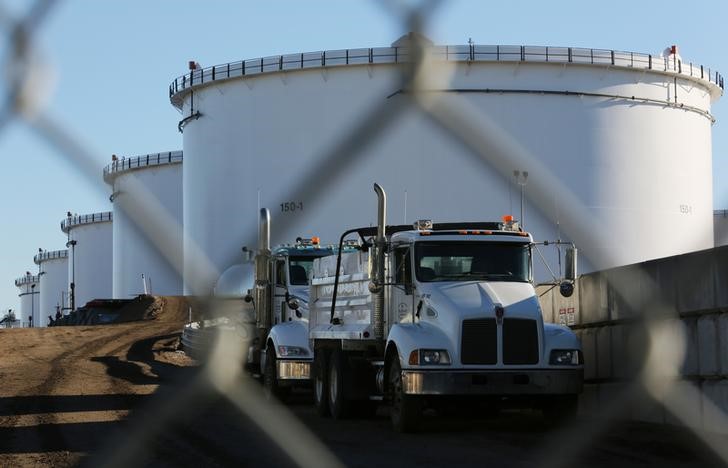 © Reuters. Нефтехранилища в Шервуд-Парк под Эдмонтоном