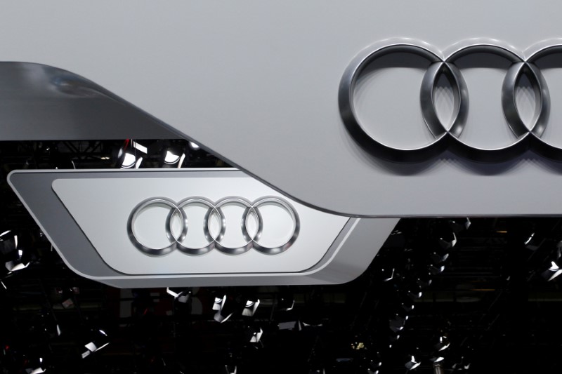 © Reuters. FILE PHOTO: The logo of Audi is pictured at the Auto China 2016 auto show in Beijing