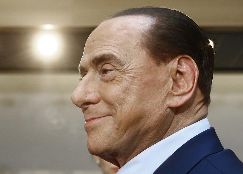 © Reuters. Former Italian Prime Minister Berlusconi arrives ahead of a memorial ceremony in honour of late former German Chancellor Kohl, at the European Parliament in Strasbourg