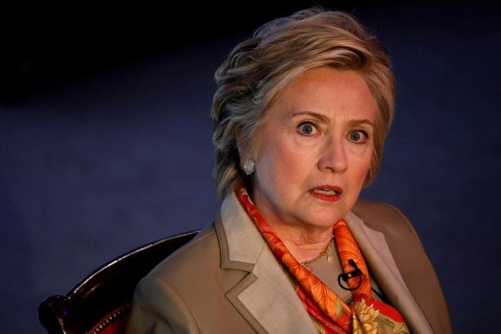 © Reuters. Ex-Secretária de Estado dos Estados Unidos, Hillary Clinton participa do Women for Women International Luncheon na cidade de Nova York, EUA