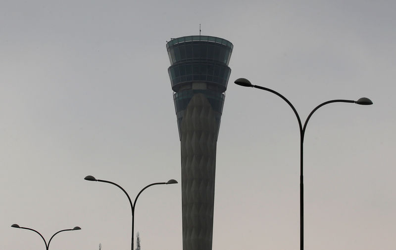 © Reuters. An air traffic control tower is pictured at the Indira Gandhi International Airport in New Delhi