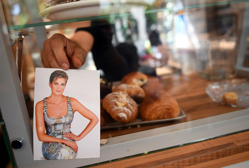 © Reuters. Una postal de la princesa Diana en el Café Diana en Londres