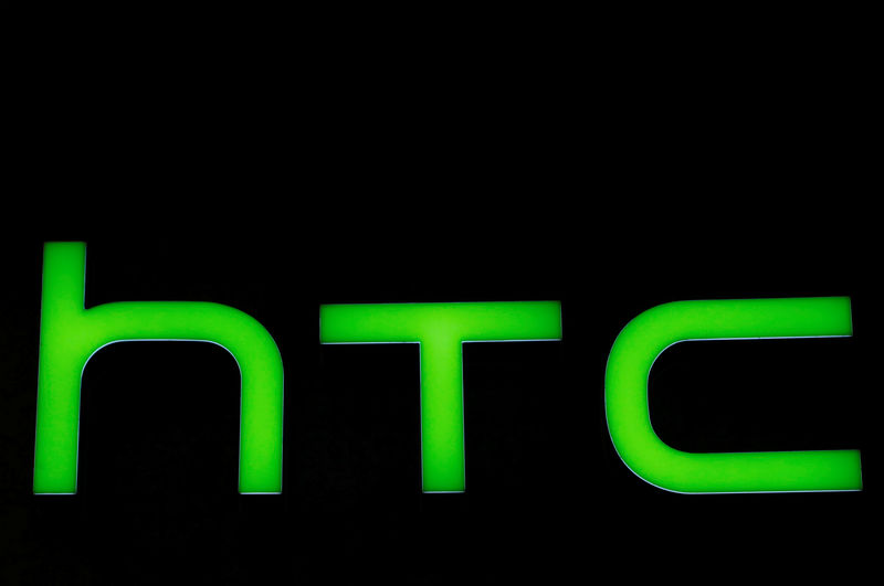 © Reuters. The logo of HTC is seen at its store