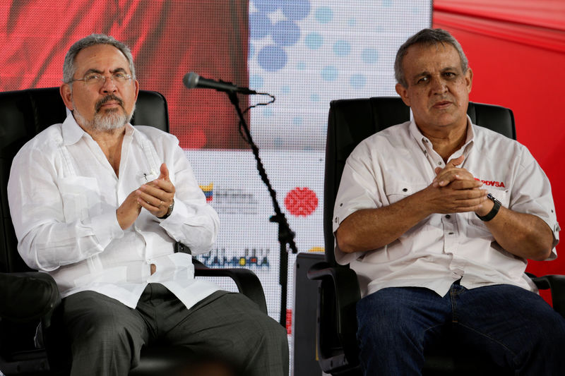 © Reuters. Venezuela intercambia a los líderes del ministerio de Petróleo y PDVSA