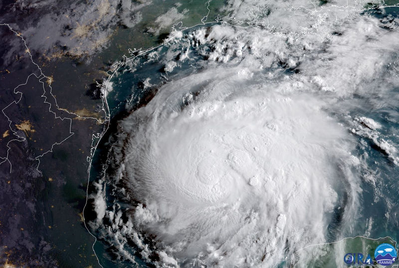 © Reuters. Furacão Harvey é visto na costa do Golfo do Texas, em imagem de satélite