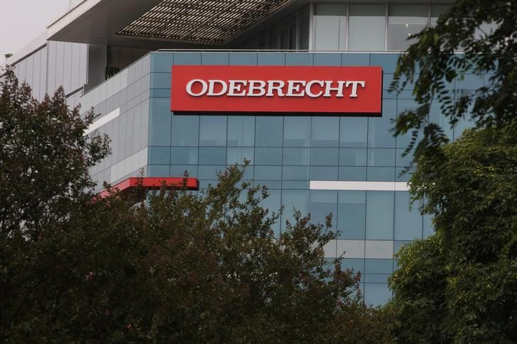 © Reuters. Logo da construtora brasileira Odebrecht em Lima, no Peru