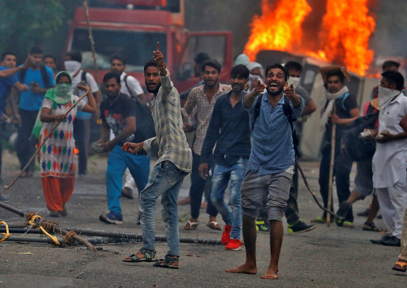 © Reuters. Protesto em Panchkula, na Índia