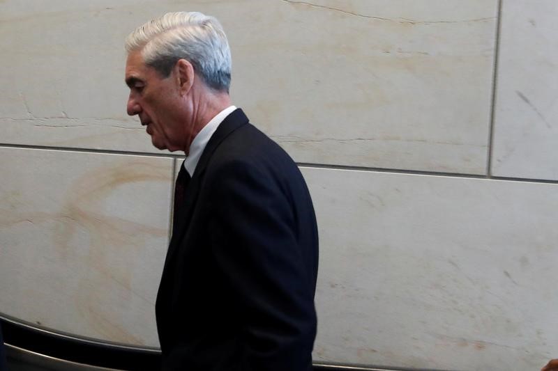 © Reuters. Special Counsel Robert Mueller departs after briefing the House Intelligence Committee on Capitol Hill in Washington, U.S.