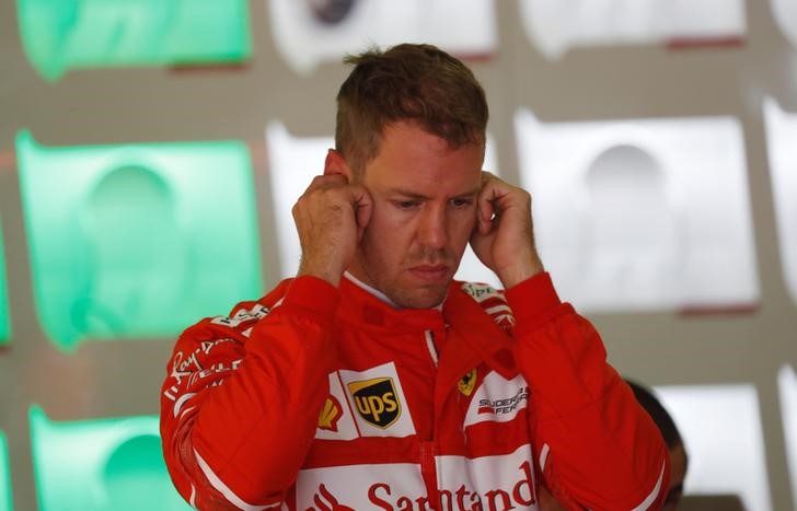 © Reuters. El piloto de Fórmula 1 de Ferrari Sebastian Vettel