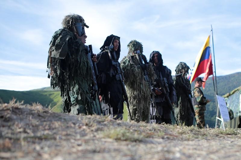 © Reuters. فنزويلا تدعو المواطنين للمشاركة في تدريبات عسكرية بعد تهديد أمريكي