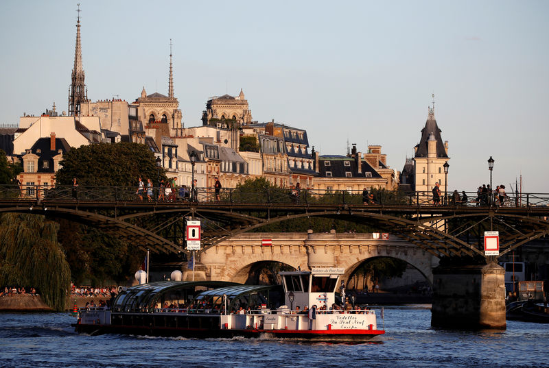 © Reuters. PARIS ACCUEILLE LUNDI UN MINI-SOMMET UE-AFRIQUE SUR LES MIGRATIONS