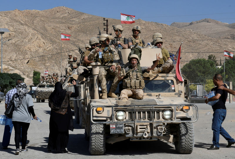 © Reuters. الجيش اللبناني يعلن وقف هجوم حدودي على الدولة الإسلامية
