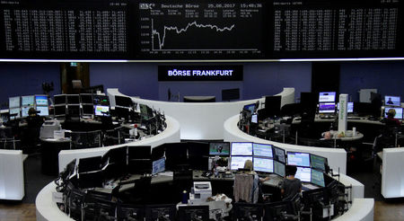 © Reuters. La sala operativa della borsa di Francoforte