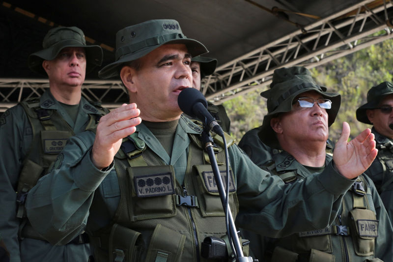 © Reuters. Ministro de Defesa da Venezuela, Vladimir Padrino, durante exercícios militares em Caracas, na Venezuela