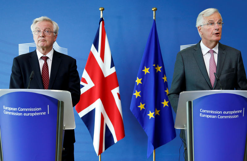 © Reuters. La lenta negociación del Brexit preocupa a la UE; Londres pide 