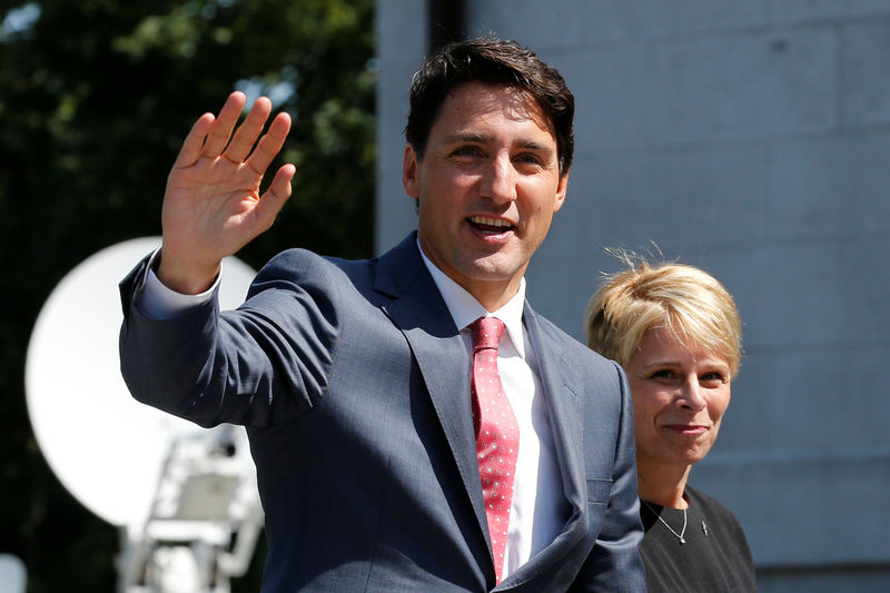 © Reuters. FILE PHOTO - Canada's PM Trudeau arrives at Rideau Hall in Ottawa