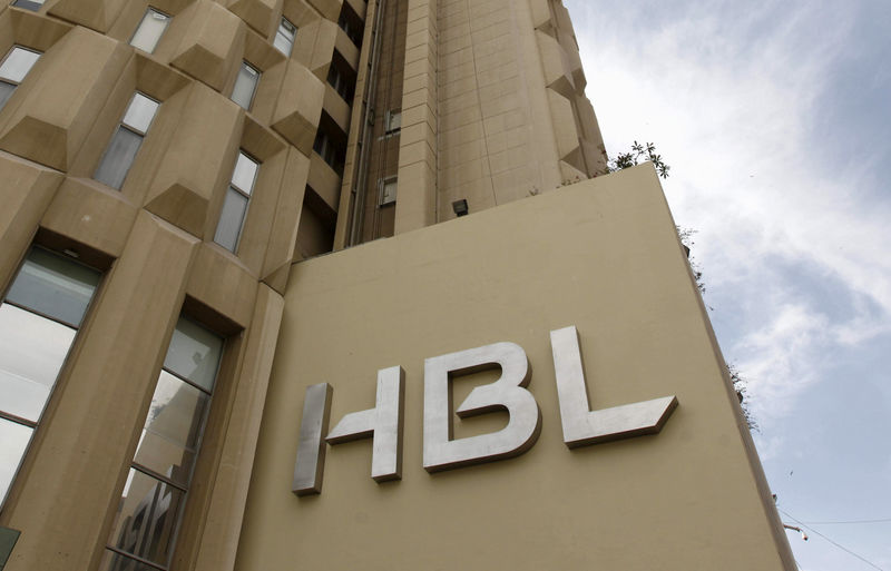 © Reuters. FILE PHOTO: The Habib Bank Limited (HBL) logo is seen on the head office building in Karachi,