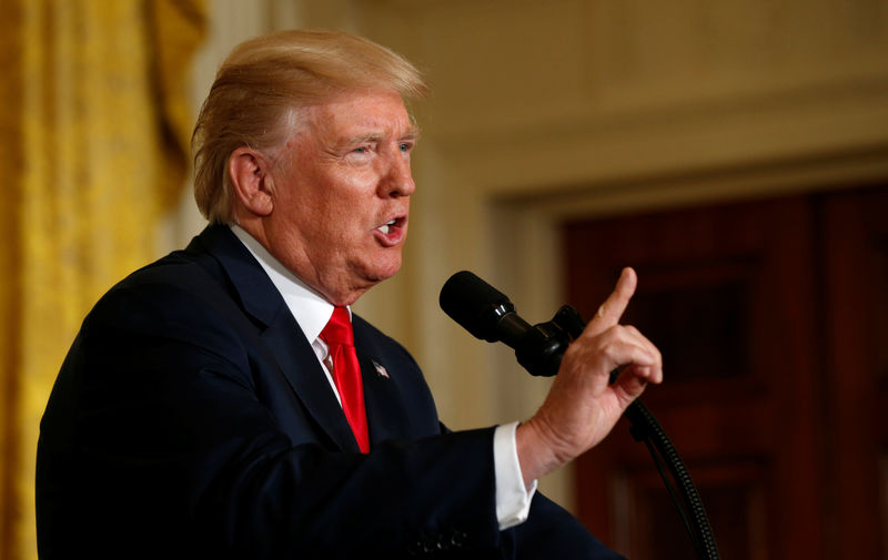 © Reuters. U.S. President Trump speaks during a joint news conference at the White House in Washington