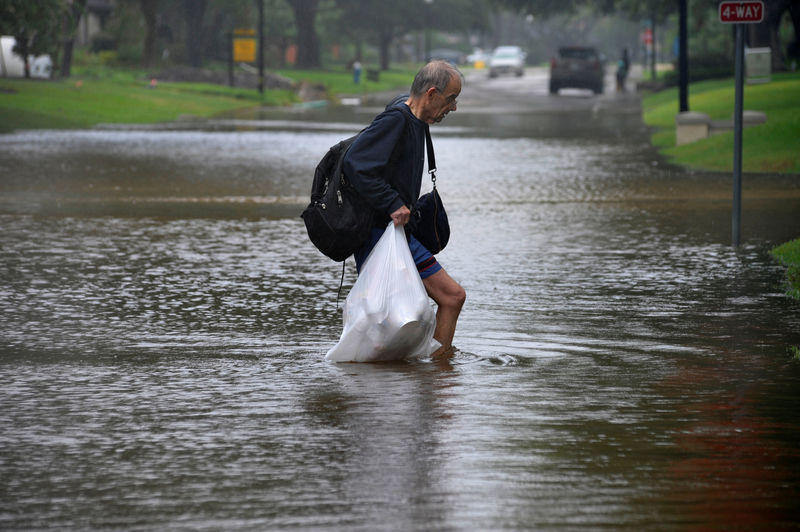 © Reuters. La tormenta Harvey deja al menos 7 muertos en Texas