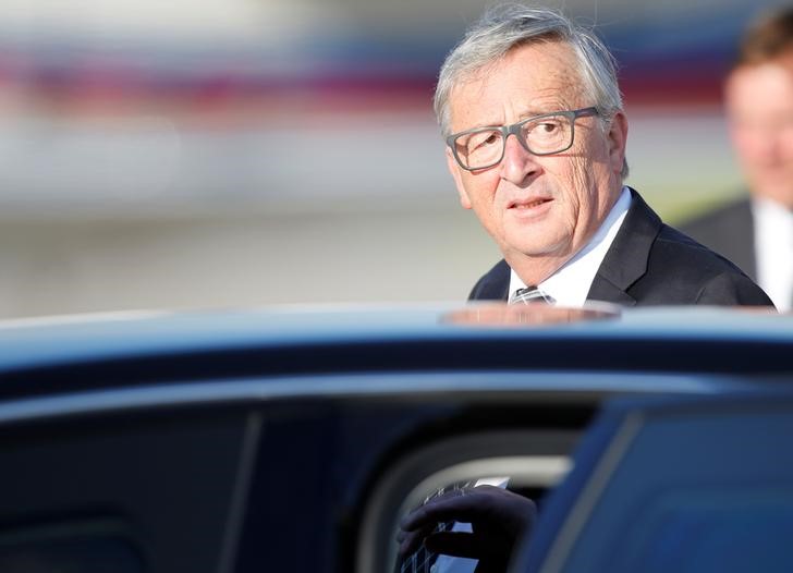 © Reuters. FILE PHOTO: President of the EU Commission Jean-Claude Juncker arrives for the G20 leaders summit in Hamburg