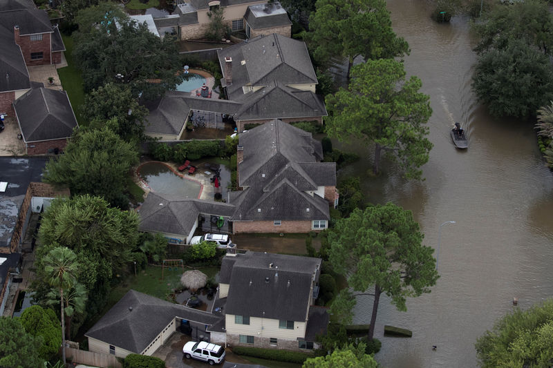 © Reuters. تقديرات: الخسائر الاقتصادية الناجمة عن العاصفة هارفي 70-90 مليار دولار