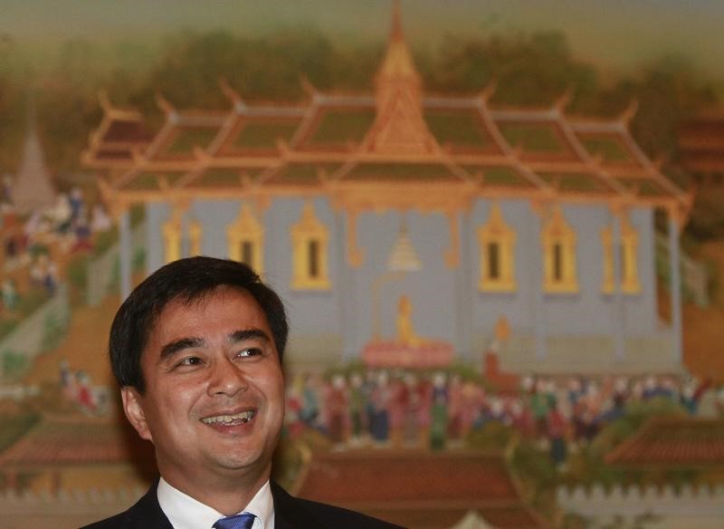 © Reuters. محكمة تايلاند العليا ترفض دعوى ضد رئيس وزراء سابق في حملة دموية عام 2010