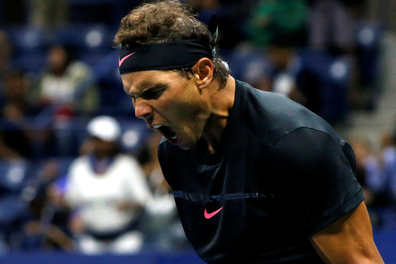 © Reuters. Nadal, Federer y Del Potro avanzan a la tercera ronda del Abierto de EEUU