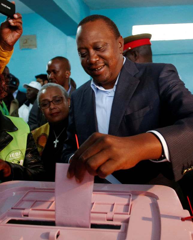 © Reuters. المحكمة العليا في كينيا: انتخابات الرئاسة باطلة ويتعين إجراء تصويت جديد