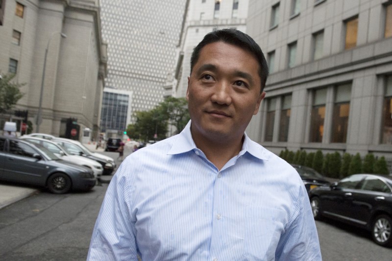 © Reuters. FILE PHOTO: Benjamin Wey, the head of New York Global Group, exits the Manhattan Federal Courthouse following his hearing in New York