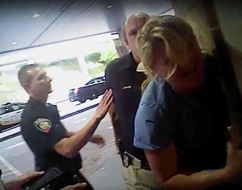 © Reuters. ممرضة في ولاية يوتا تتهم رجل شرطة بالتعدي عليها بعد أن رفضت إعطاء عينة من دم مريض
