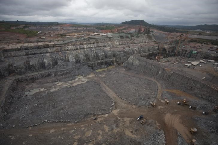 © Reuters. Visão aérea da obra da hidrelétrica de Belo Monte, em Pimental , perto de Altamira, no Estado do Pará