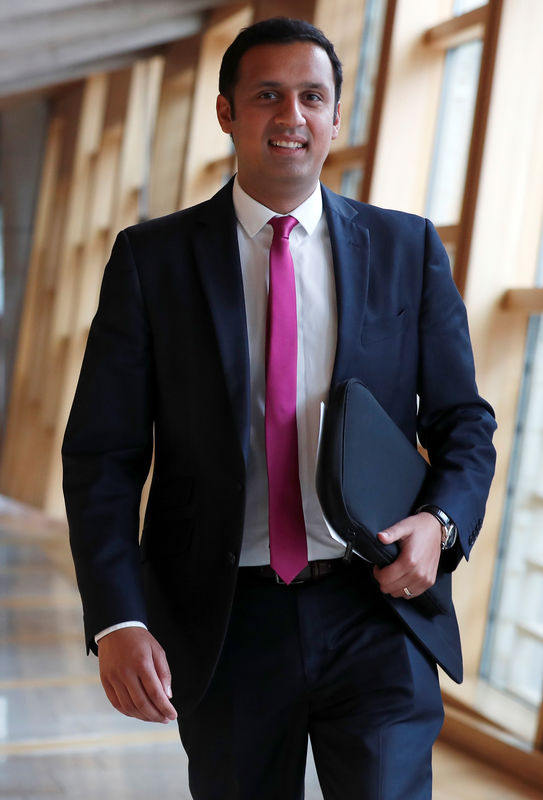 © Reuters. Anas Sarwar, prospective leader of the Labour Party in Scotland, arrives at Scotland's Parliament in Edinburgh