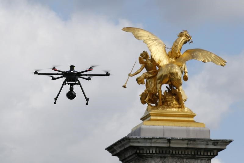 © Reuters. LA FRANCE VA ARMER SES DRONES DE SURVEILLANCE