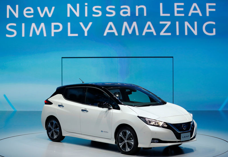 © Reuters. Nissan Motor Co's new Leaf, the latest version of the world's top selling EV, is seen during its world premiere in Chiba