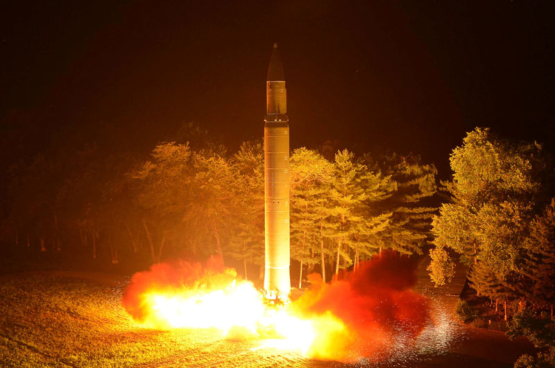 © Reuters. Intercontinental ballistic missile (ICBM) Hwasong-14 is pictured during its second test-fire