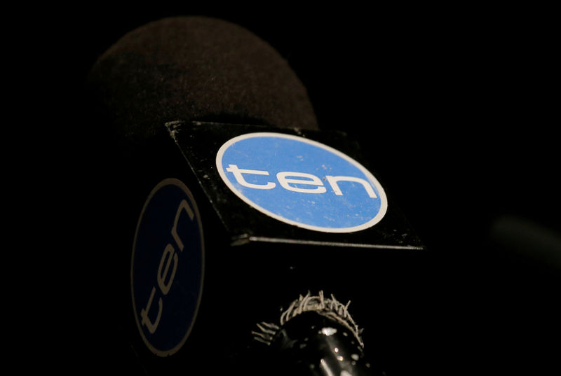 © Reuters. FILE PHOTO: A news crew's microphone from Network 10 in Sydney