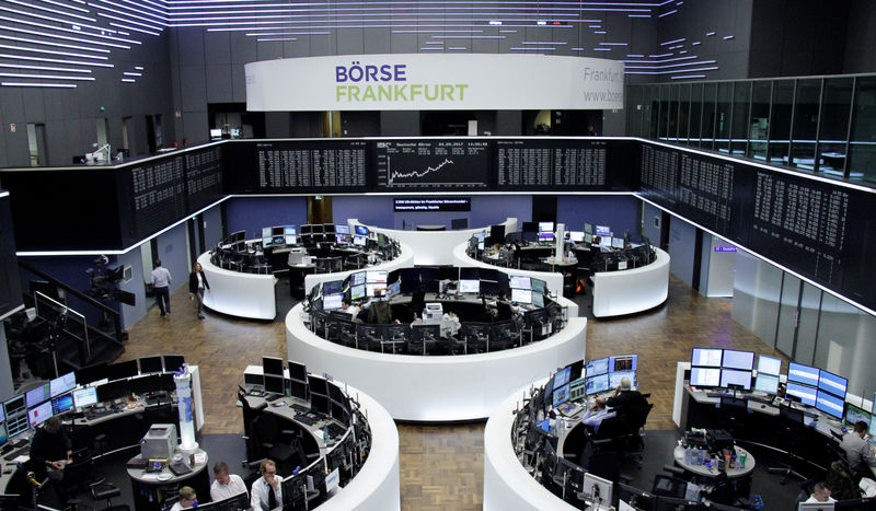 © Reuters. Las bolsas europeas, cautelosas ante reunión del BCE