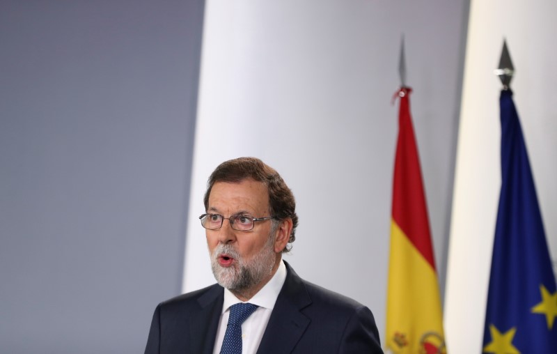 © Reuters. Rajoy pide al Constitucional que anule la ley del referéndum catalán