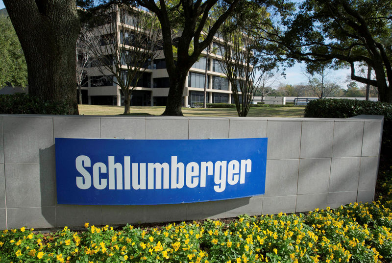 © Reuters. FILE PHOTO: The exterior of a Schlumberger Corporation building is pictured in West Houston