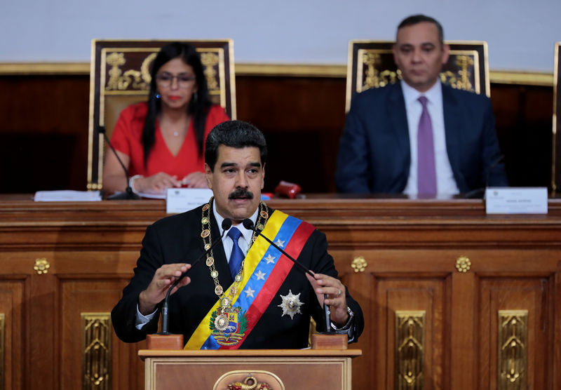© Reuters. Venezuela's President Nicolas Maduro gestures as he speaks during a session of the National Constituent Assembly at Palacio Federal Legislativo in Caracas,